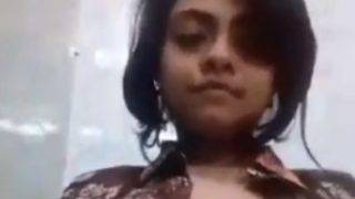 Cute Desi Bangla girl Munni full nude striptease video