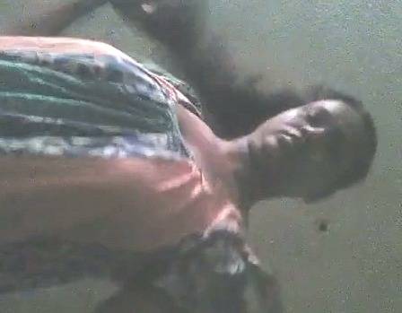 Village bhabhi stripping fully and fingering – HamaterDesi.com – HamaterDesi.com