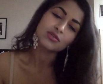 Desi NRI cam hottie Maya Rati nude tease video – HamaterDesi.com – HamaterDesi.com
