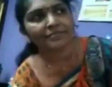 Tamil aunty stripping panty on video call – HamaterDesi.com – HamaterDesi.com