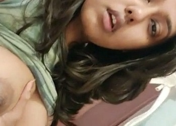 Desi girl showing boobs – HamaterDesi.com – HamaterDesi.com