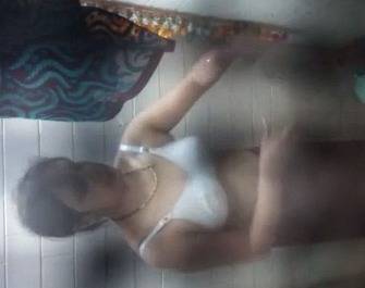 Indian aunty bath Spy Hidden MMS – HamaterDesi.com – HamaterDesi.com