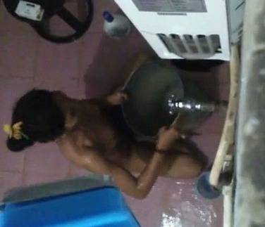 Indian maid bathing voyeur video – HamaterDesi.com – HamaterDesi.com