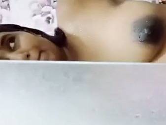 Swathi Naidu pregnant Bathing Selfie – HamaterDesi.com – HamaterDesi.com