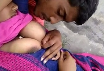 Village college student sucking boobs – HamaterDesi.com – HamaterDesi.com