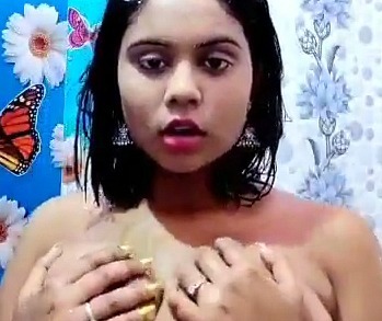 Bangla model Sameera bathing clip