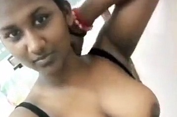 Chennai college girl Boobs StayAtHome – HamaterDesi.com – HamaterDesi.com