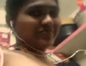 Desi boob show video chat – AuntyMaza.in – AuntyMaza.in