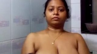 Indian nude bathroom MMS