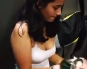 Indian trial room video – AuntyMaza.in – AuntyMaza.in