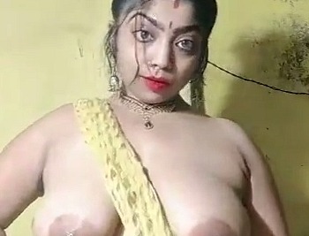 Kama Keli Big boob show video