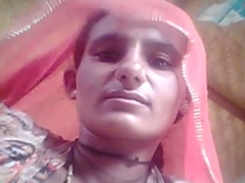 Rajasthani aunty Choot rubbing – AuntyMaza.in – AuntyMaza.in