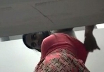 Srilankan trial room clips – AuntyMaza.in – AuntyMaza.in