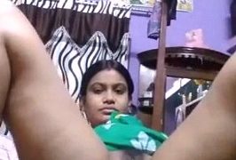 Desi aunty flashing chut video
