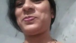 Desi self show – Indian aunty masturbation video