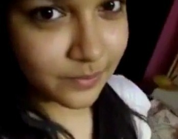 Ladki apne boobs dikhati hai - Indian nude solo – AuntyMaza.in – AuntyMaza.in