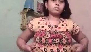 Indian strip bath MMS video selfie