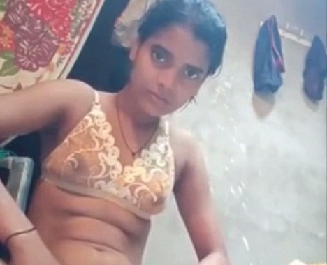 Dehati village girl spreading yoni lips - Village nude clips – AuntyMaza.in – AuntyMaza.in
