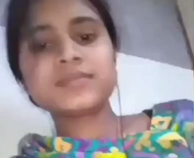 Cute desi kudi showing chut – AuntyMaza.in – AuntyMaza.in