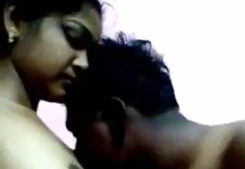 Dehati boob sucking MMS – AuntyMaza.in – AuntyMaza.in