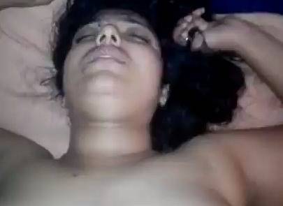 Fucking Indian MILF without condom – AuntyMaza.in – AuntyMaza.in