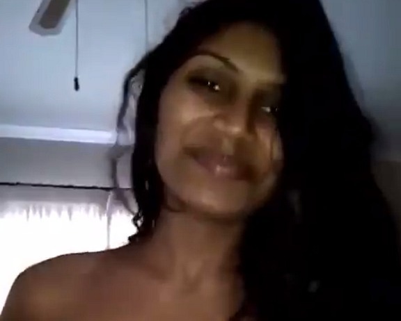 Indian GF Madhu - Desi Scandals – AuntyMaza.in – AuntyMaza.in