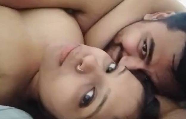 Lovely figured desi nude romance – AuntyMaza.in – AuntyMaza.in