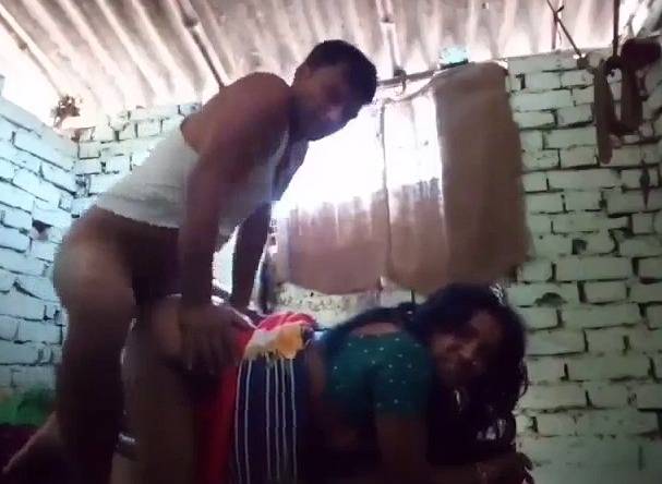 Mast dehati village chudai – AuntyMaza.in – AuntyMaza.in