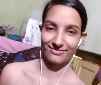 Young housewife solo nudes – AuntyMaza.in – AuntyMaza.in