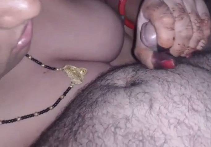 Aakesh Desi couple X blowjob – AuntyMaza.in – AuntyMaza.in