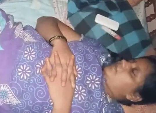 Aunty sleeping video – AuntyMaza.in – AuntyMaza.in