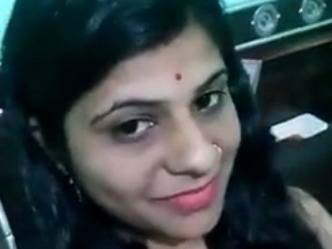 Deepika bhabhi stripping selfie – AuntyMaza.in – AuntyMaza.in