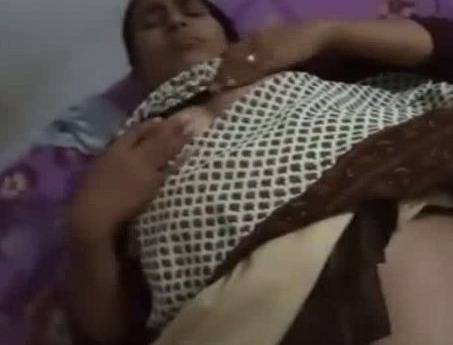 Fingering wife at home MMS – AuntyMaza.in – AuntyMaza.in