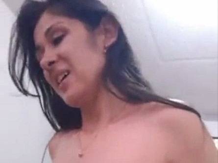 Pakistani aunty riding lund MMS – AuntyMaza.in – AuntyMaza.in