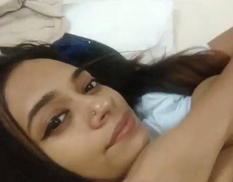 Srilankan model prostitute nude selfie – AuntyMaza.in – AuntyMaza.in