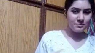 Karachi bhabhi nude stripping solo