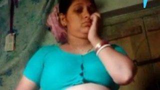 Skirt stripping desi aunty