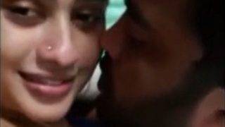 Srilankan Actress queen Piumi Hansamali kissing scandal