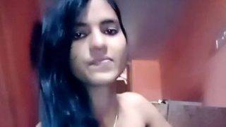 Sundar sexy college girl masturbation