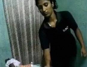 Desi Handjob Clothed - Indian massage parlor handjob video