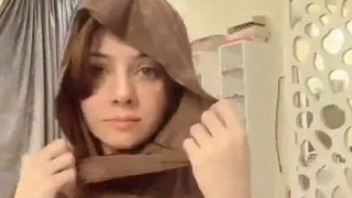 Pakistani Beautiful actress RabiPirzada Leaked Video