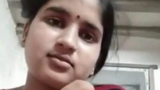 Chhindwara desi wife exposing butter boobs