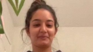 Divorced young Paki girl with online BF