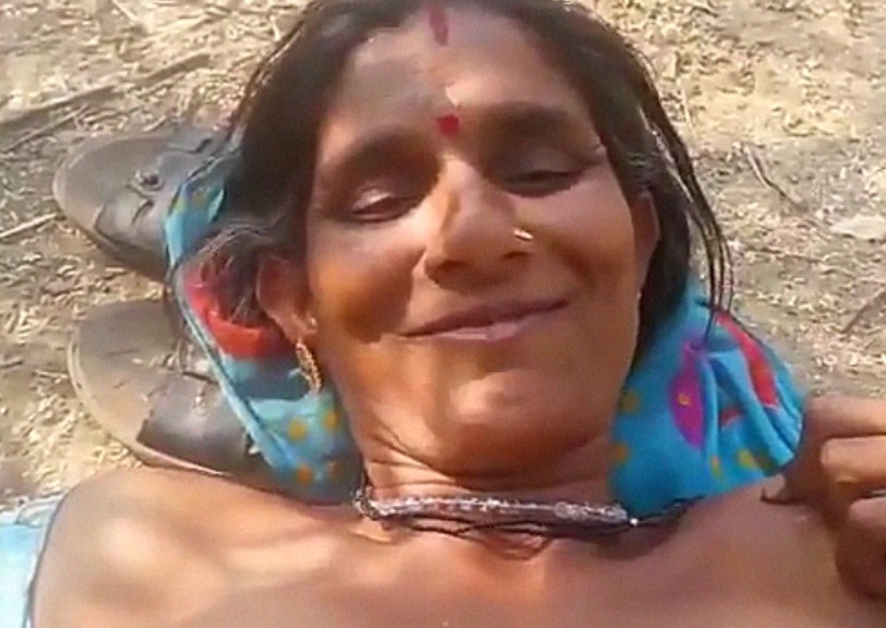 Dehati Adivasi chudai video with randi in jungle