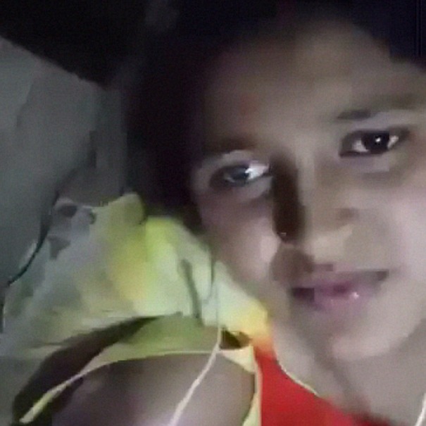 Bangladeshi village girl showing naked boobs & pussy