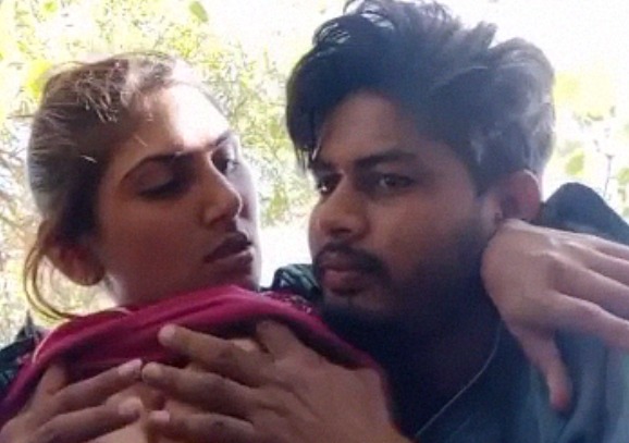 Hard boob press and fondling video of dehati lovers - KamaBaba.desi