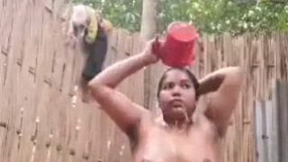 Hot Desi MMS of local village aunty bathing