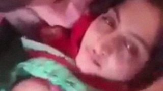 Pakistani boss sucking boobs of secretary in car