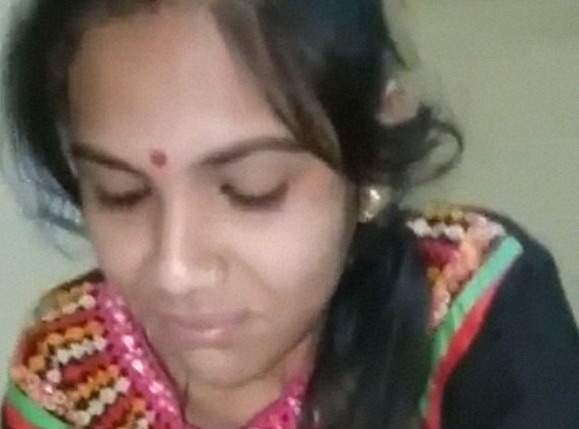 Beautiful Married Indian girl sucking penis video