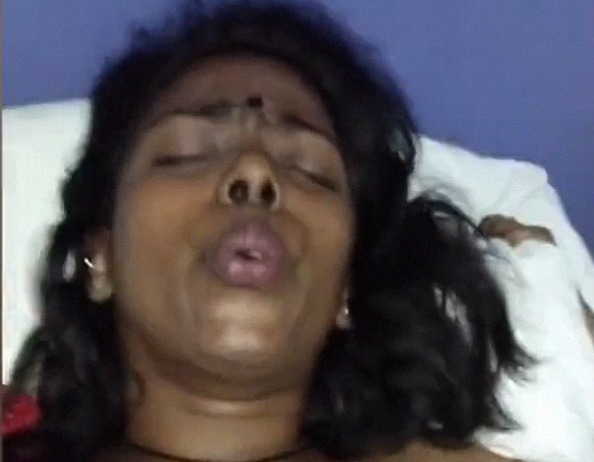 Tamil Porn - Chennai girl hardcore fucking Tamil porn - KamaBaba.desi